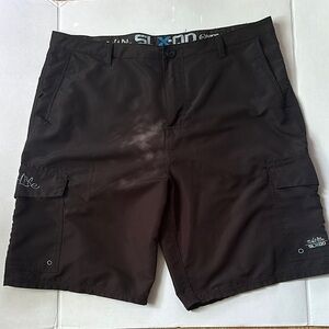 Salt Life SLX-QD Vapor Black Cargo Shorts Men's Size 36 -